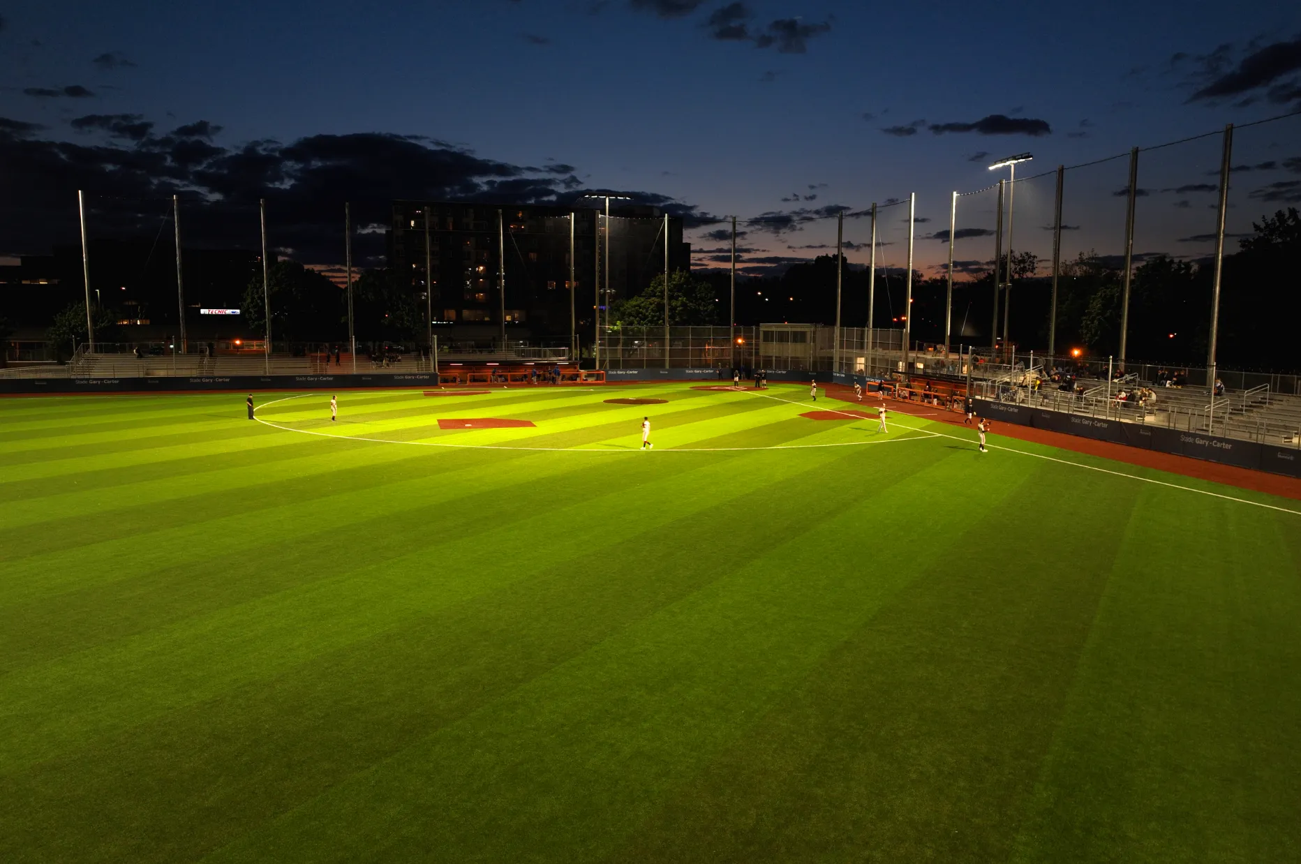 Stade Gary Carter le soir
