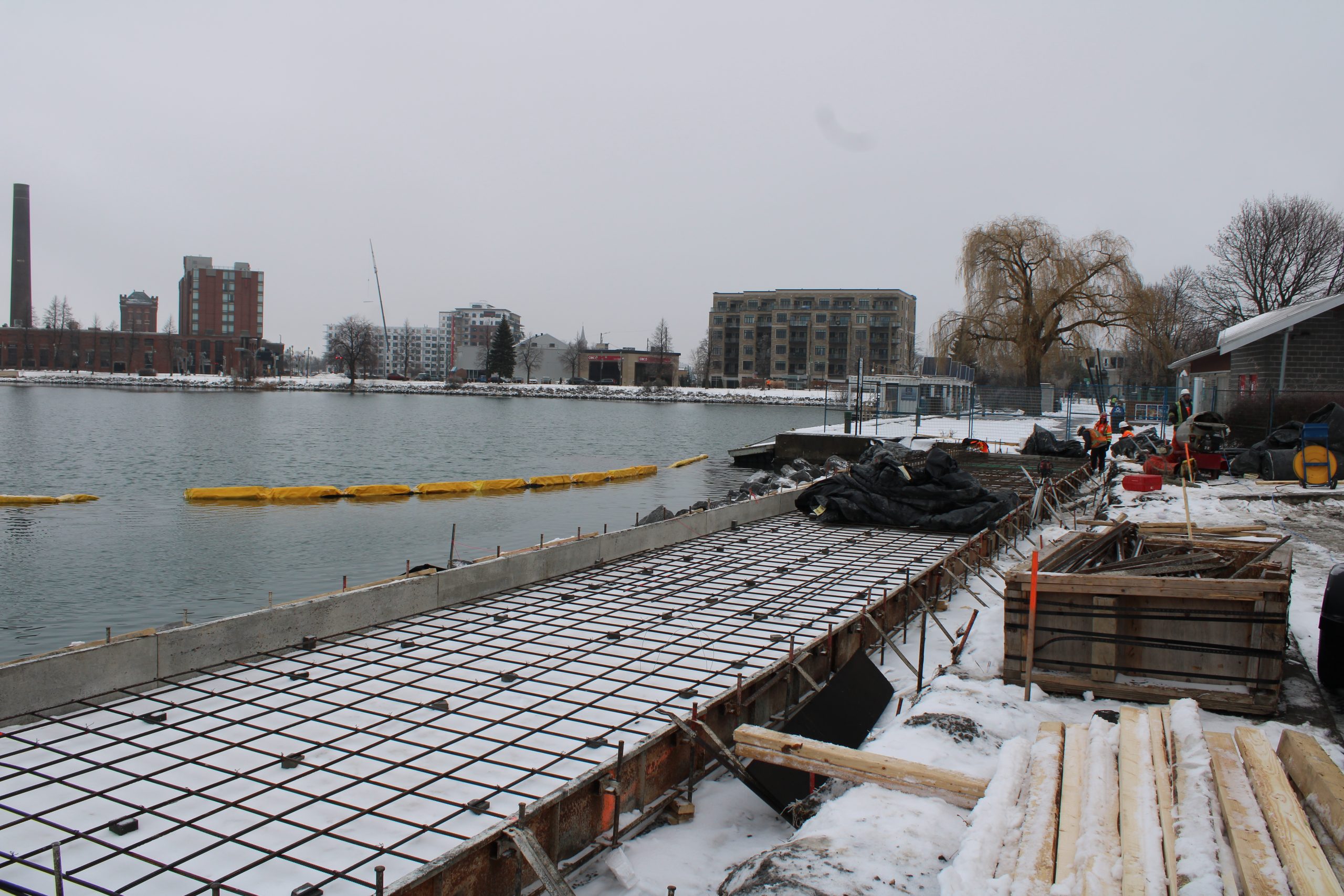 Travaux hivernaux de la stabilisation des berges de Valleyfield